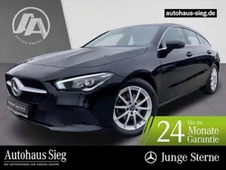 Schwarz Gebraucht 2023 Mercedes CLA200 Shooting Brake Kombi | 27.494 € (Guter Preis)