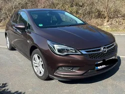 Braun Gebraucht 2017 Opel Astra Kleinwagen | 9.700 €