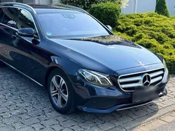 Blau Gebraucht 2018 Mercedes E220 Avantgarde Kombi | 22.900 € (Superpreis)