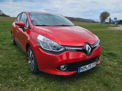 Rot Gebraucht 2015 Renault Clio IV Kleinwagen | 10.300 € (Fairer Preis)
