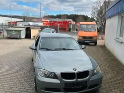Silber Gebraucht 2005 BMW 325 Limousine | 3.250 €