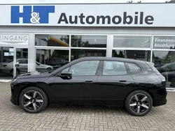 Black sapphire metallic Gebraucht 2023 BMW iX Sport Line SUV | 57.950 € (Superpreis)