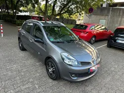 Grau Gebraucht 2008 Renault Clio II Dynamique Limousine | 3.590 € (Etwas zu teuer)