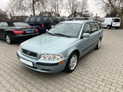 Grau Gebraucht 2004 Volvo V40 Standard Kombi | 2.999 € (Teuer)