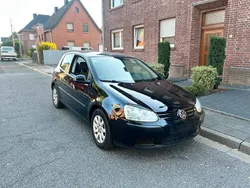 Schwarz Gebraucht 2005 VW Golf V Kleinwagen | 3.800 € (Fairer Preis)