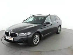 Grau Gebraucht 2021 BMW 520 Kombi | 27.540 € (Guter Preis)