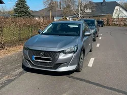 Silber Gebraucht 2021 Peugeot e-208 Active Kleinwagen | 15.500 € (Fairer Preis)