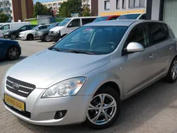 Silber Gebraucht 2007 Kia Ceed Kleinwagen | 2.990 €
