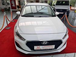 Weiß Gebraucht 2019 Hyundai i30 Kombi | 12.390 € (Superpreis)