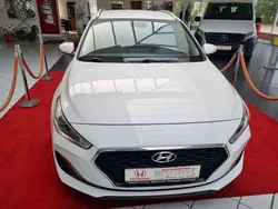 Weiß Gebraucht 2019 Hyundai i30 Kombi | 12.390 € (Superpreis)