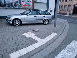 Grau Gebraucht 2005 BMW 320 Sport Line Kombi | 3.199 € (Fairer Preis)