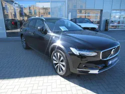 Onyx black metallic Gebraucht 2024 Volvo V90 CC Plus Kombi | 55.839 € (Teuer)