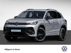 Oyster silver metallic Gebraucht 2024 VW Tiguan R-line SUV | 49.866 € (Guter Preis)
