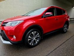 Rot Gebraucht 2015 Toyota RAV4 Edition SUV | 9.300 € (Guter Preis)