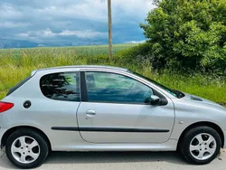 Silber Gebraucht 2004 Peugeot 206 Kleinwagen | 800 € (Fairer Preis)
