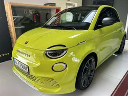 Adrenalina green Gebraucht 2023 Abarth 500e Basis Kleinwagen | 31.990 € (Fairer Preis)