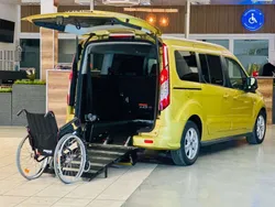 Gelb Gebraucht 2017 Ford Tourneo Connect Titanium Van / Kleinbus | 29.900 €
