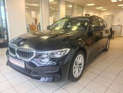 Schwarz Gebraucht 2022 BMW 320 Sport Line Kombi | 27.700 € (Fairer Preis)