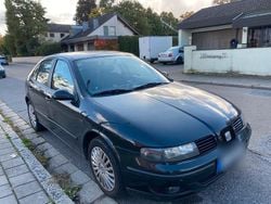 Schwarz Gebraucht 2003 Seat Leon Limousine | 650 € (Fairer Preis)