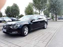 Schwarz Gebraucht 2015 VW Passat Comfortline Kombi | 8.999 € (Teuer)