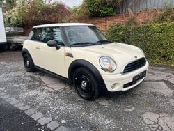 Weiß Gebraucht 2009 Mini ONE Kleinwagen | 2.240 € (Guter Preis)