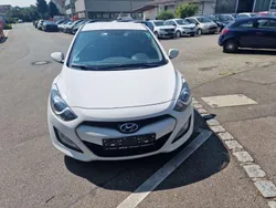 Creamy white Gebraucht 2012 Hyundai i30 Classic Kleinwagen | 4.600 € (Etwas zu teuer)
