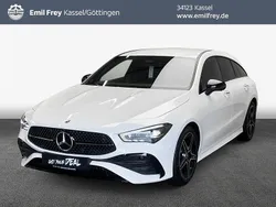 Weiß Gebraucht 2025 Mercedes CLA180 Shooting Brake Advanced Kombi | 38.980 €