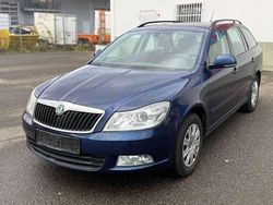 Stormblau metallic Gebraucht 2011 Skoda Octavia Ambiente Kombi | 2.999 € (Teuer)