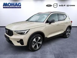 Gold Gebraucht 2025 Volvo XC40 Plus SUV | 41.480 € (Fairer Preis)