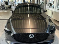 Grau Neu 2025 Mazda 3 Exclusive-Line Limousine | 32.990 € (Fairer Preis)