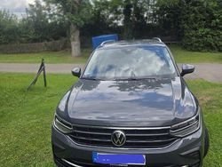 Grau Gebraucht 2021 VW Tiguan United SUV | 20.450 € (Guter Preis)
