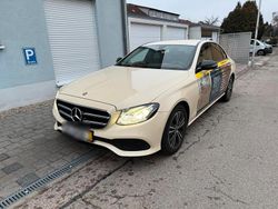 Beige Gebraucht 2016 Mercedes E220 Limousine | 9.999 €
