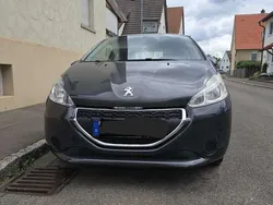Grau Gebraucht 2014 Peugeot 208 Active Kleinwagen | 4.500 € (Guter Preis)