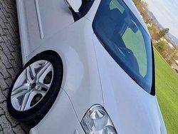 Weiß Gebraucht 2007 VW Golf V Sportline Limousine | 2.999 € (Fairer Preis)