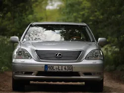 Silber Gebraucht 2006 Lexus LS430 President Line Limousine | 12.000 €