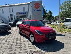 Rot Neu 2025 Suzuki Swift Comfort Limousine | 19.960 €