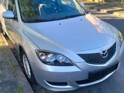 Grau Gebraucht 2004 Mazda 3 Comfort Limousine | 2.300 € (Guter Preis)