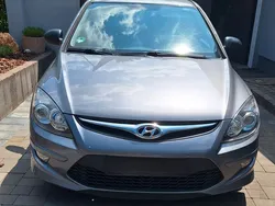 Grau Gebraucht 2011 Hyundai i30 Classic Kombi | 5.900 € (Etwas zu teuer)
