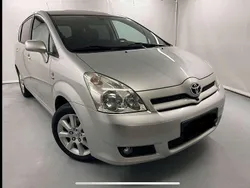 Grau Gebraucht 2004 Toyota Corolla Verso Luna Van / Kleinbus | 7.700 € (Teuer)
