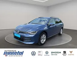Anemonenblau metallic Gebraucht 2024 VW Golf VIII Life Kombi | 29.280 € (Etwas zu teuer)