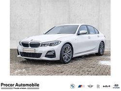 Weiß Gebraucht 2022 BMW 318 M Sport Limousine | 29.990 € (Guter Preis)