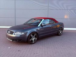 Grau Gebraucht 2002 Audi A4 Cabriolet S-Line Cabrio | 6.450 € (Etwas zu teuer)