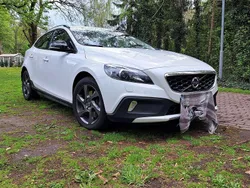 Weiß Gebraucht 2014 Volvo V40 CC Ocean Race Kombi | 13.900 € (Fairer Preis)