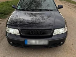 Blau Gebraucht 2001 Audi A4 Kombi | 2.400 € (Teuer)
