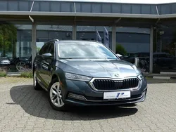 Quarzgrau metallic Gebraucht 2021 Skoda Octavia Executive Kombi | 23.790 € (Fairer Preis)
