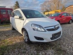 Weiß Gebraucht 2012 Opel Zafira Family Van / Kleinbus | 2.990 € (Superpreis)