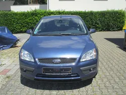 Blau Gebraucht 2006 Ford Focus Titanium Limousine | 2.700 € (Fairer Preis)