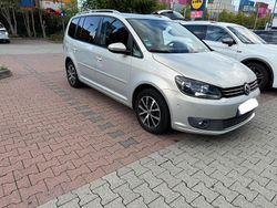 Silber Gebraucht 2011 VW Touran Highline Van / Kleinbus | 5.900 € (Etwas zu teuer)