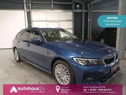 Blau Gebraucht 2021 BMW 330e Sport Line Kombi | 24.880 € (Guter Preis)