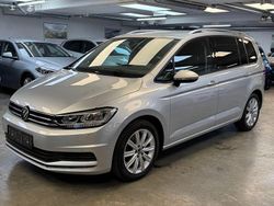 Silber Gebraucht 2022 VW Touran Active Van / Kleinbus | 14.990 € (Etwas zu teuer)